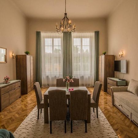Suzy Apartman Егер Екстериор снимка