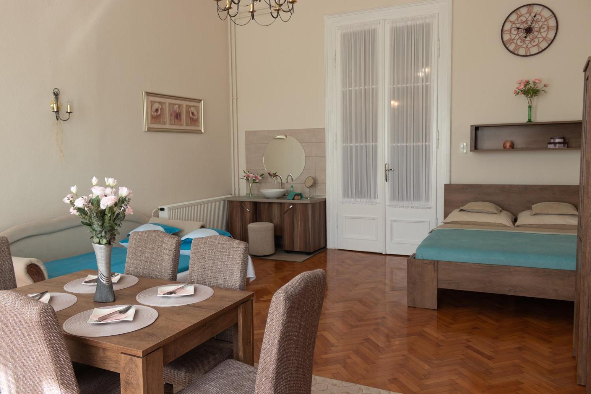 Suzy Apartman Егер Екстериор снимка