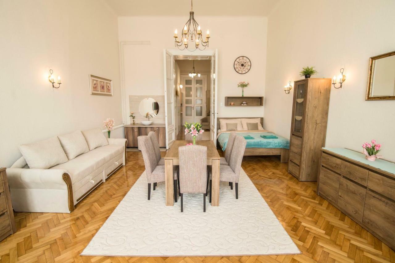 Suzy Apartman Егер Екстериор снимка