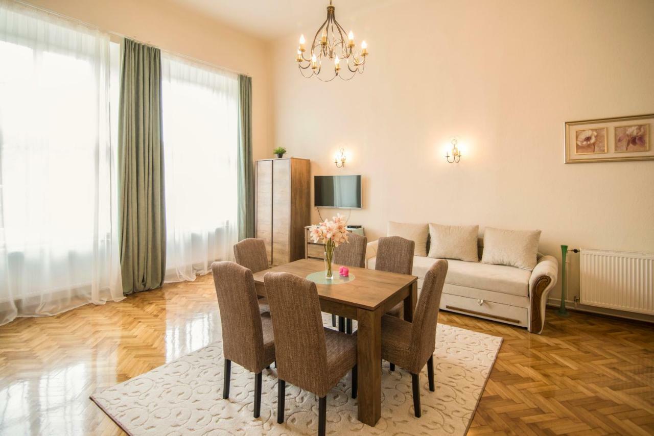 Suzy Apartman Егер Екстериор снимка