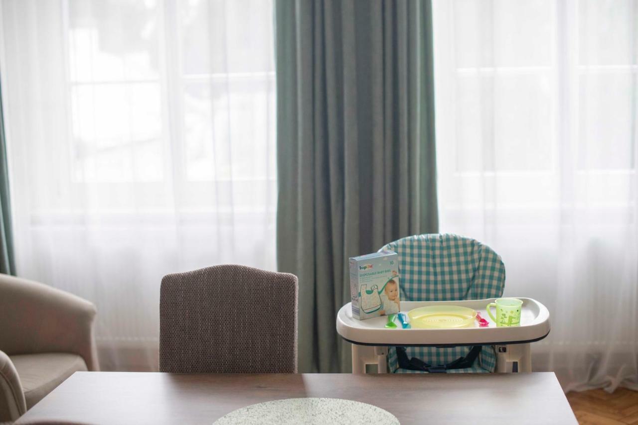 Suzy Apartman Егер Екстериор снимка